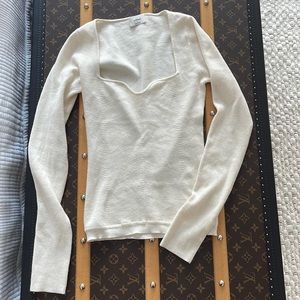 Aritzia Wilfred stylish light knit top cream size S